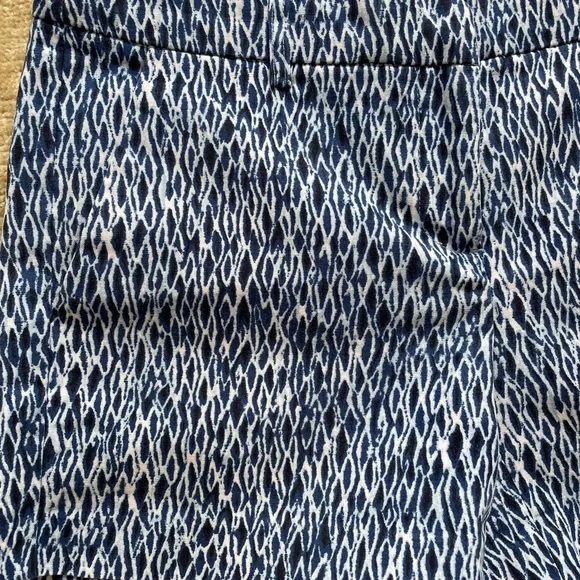 Blue Wave print Bermuda shorts, size 0 by Kenar - Picture 3 of 7